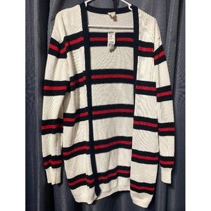 Fashion Q cardigan! White red and black ♥️